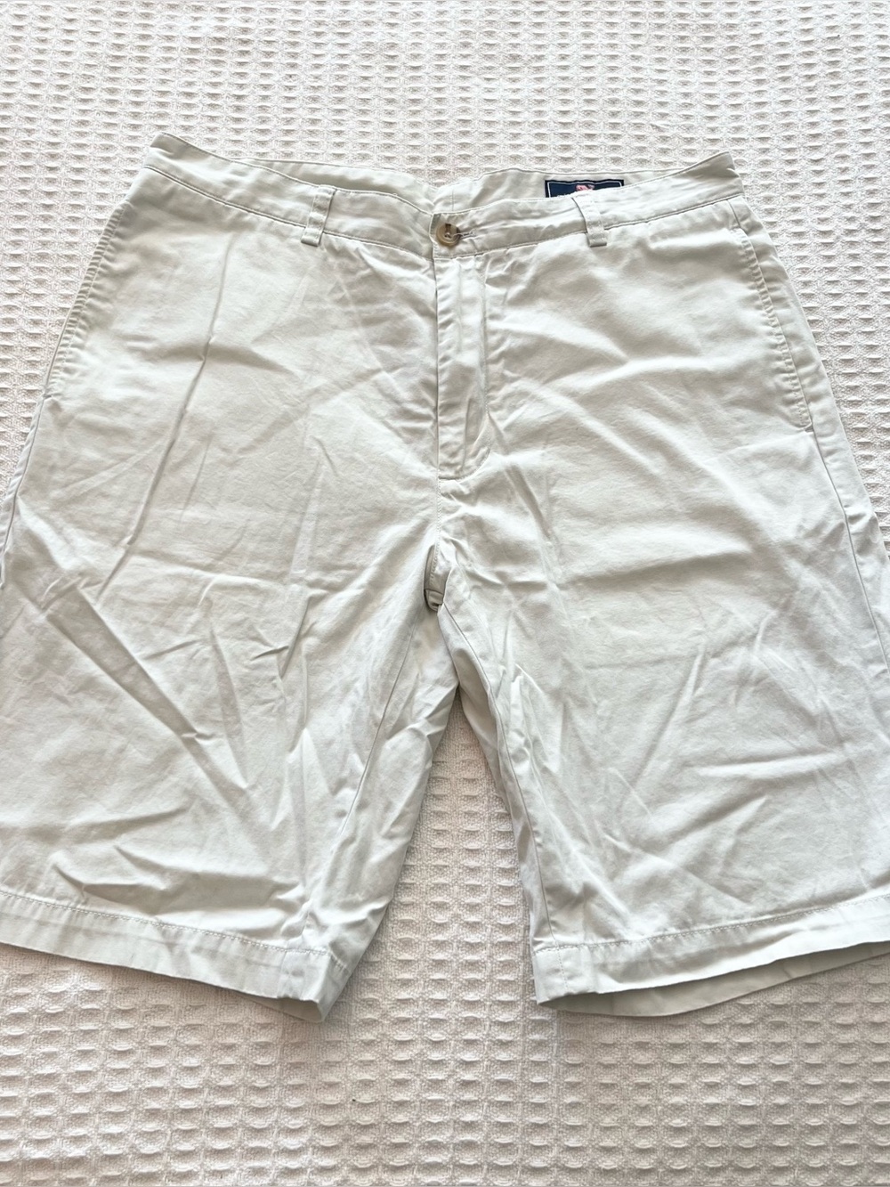 Vineyard Vines stone shorts size 35